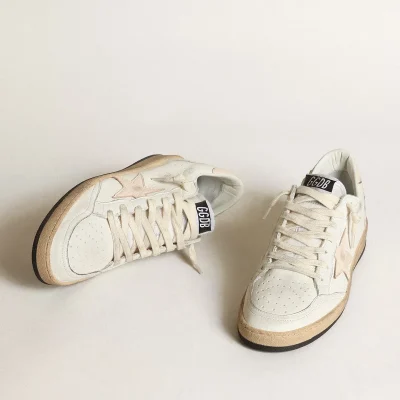 Golden Goose Ball Star LTD in white nappa with a salmon-pink nappa star | ggoose.org